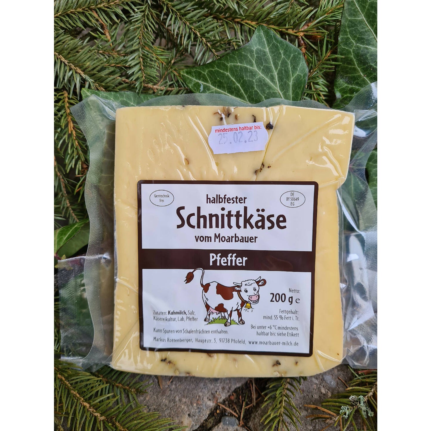 halbfester Schnittkäse Pfeffer